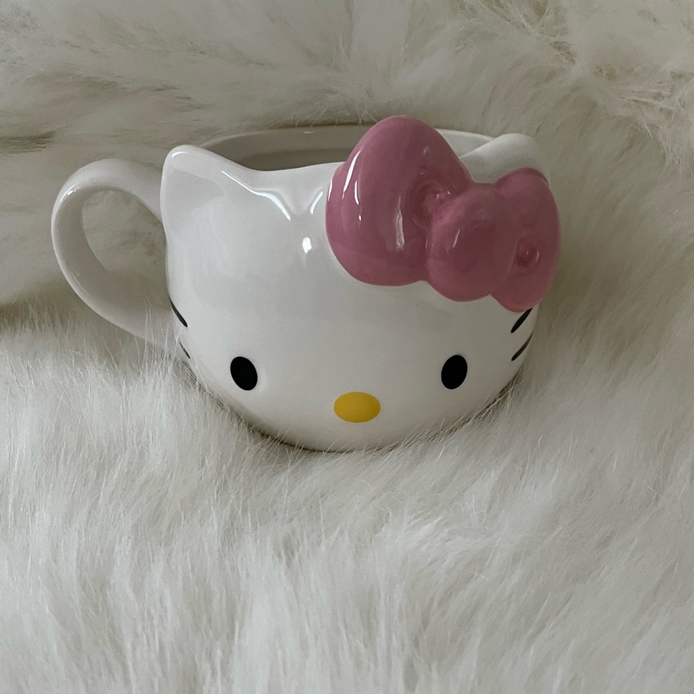 Hello Kitty Mug - Picture 2 of 6